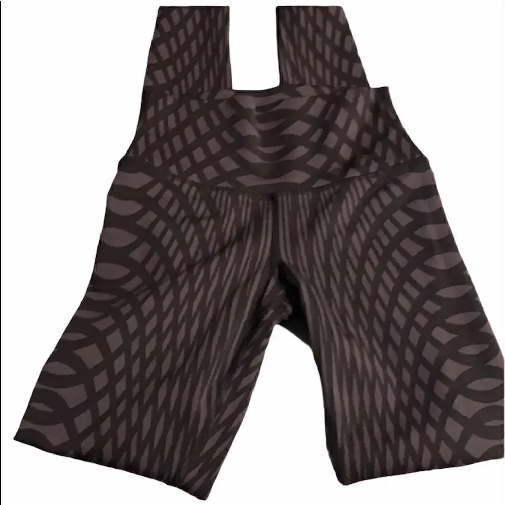 Nwot Alo Yoga Arches high waist airbrush leggings